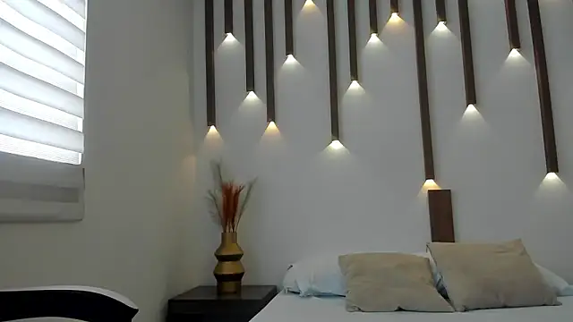 megan cooper28 online show from December 19, 2025, 7:05 pm