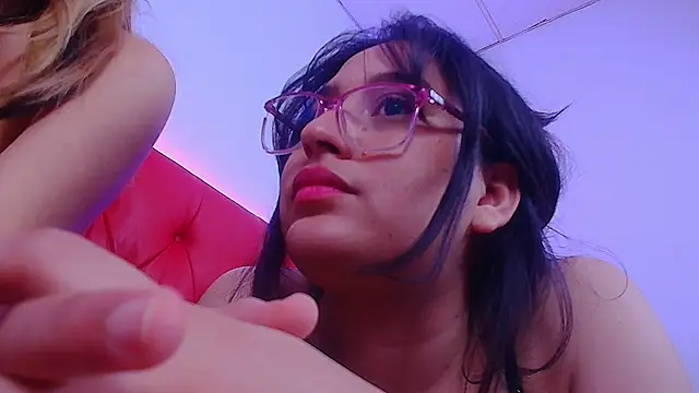 Little Cuttie  online show from February 21, 2025, 10:28 am