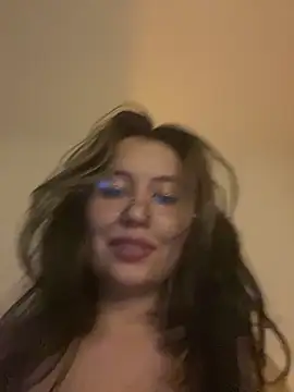 marie2  online show from March 16, 2025, 11:37 pm