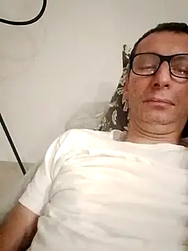Snapshot of Anastasio33 chatting on September 17, 2025, 11:51 pm Anastasio33 online show from September 17, 2025, 11:51 pm