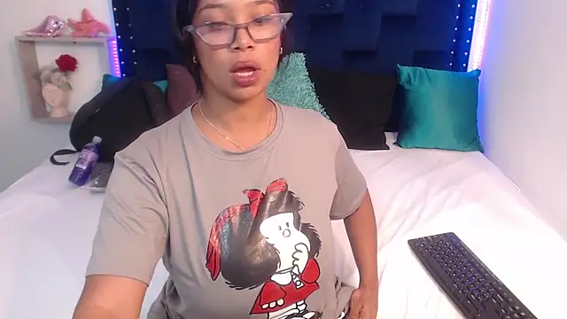 Snapshot of SaraApril_1 chatting on February 28, 2025, 9:01 pm SaraApril 1 online show from February 28, 2025, 9:01 pm