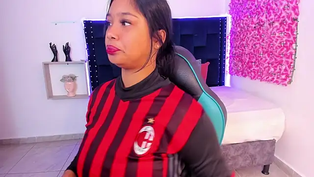 Snapshot of SaraApril_1 chatting on October 23, 2025, 9:46 pm SaraApril 1 online show from October 23, 2025, 9:46 pm