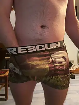 youlo71 online show from February 1, 2026, 7:23 pm