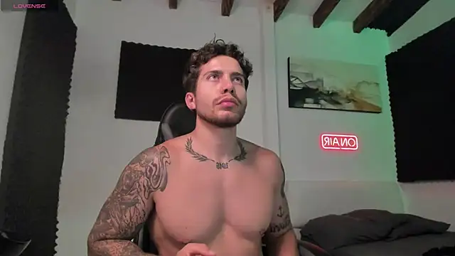 LucianSinclair online show from December 4, 2025, 2:54 am