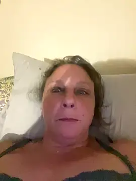 Everlyrose27 online show from September 28, 2025, 6:53 am