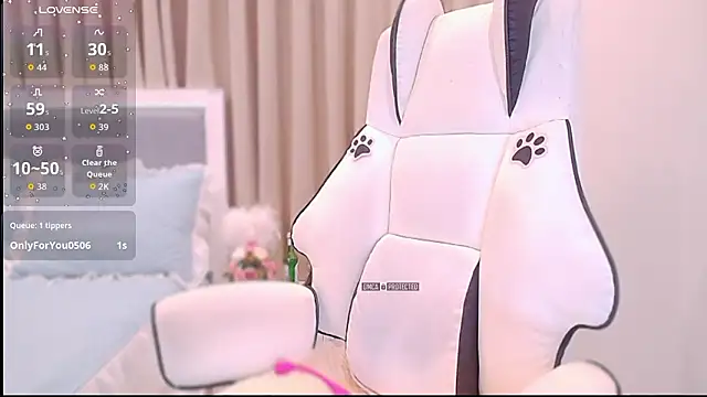 Snapshot of PimChanOK chatting on February 3, 2026, 9:42 pm PimChanOK online show from February 3, 2026, 9:42 pm