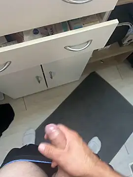 Mecchaud06 online show from September 29, 2025, 12:55 pm