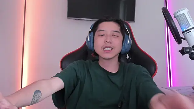 Snapshot of wexlee7 chatting on September 24, 2025, 11:06 am wexlee7 online show from September 24, 2025, 11:06 am