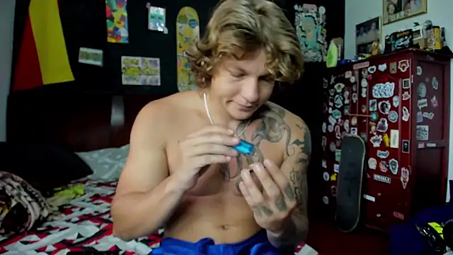 Tom Krakow online show from October 18, 2025, 4:31 pm