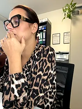 Snapshot of Hii_Lolla chatting on September 29, 2025, 6:09 am Hii Lolla online show from September 29, 2025, 6:09 am