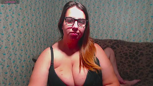 Snapshot of Anna_Ki chatting on October 29, 2025, 3:27 am Anna Ki online show from October 29, 2025, 3:27 am