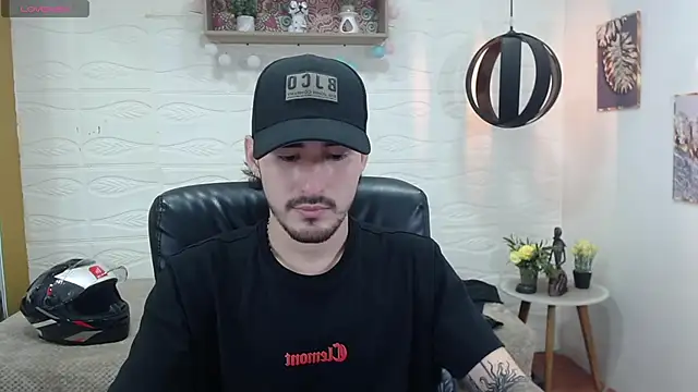 DmitriSanders online show from January 21, 2025, 8:43 pm