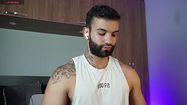 Snapshot of MarkHazze chatting on October 9, 2025, 7:25 pm MarkHazze online show from October 9, 2025, 7:25 pm