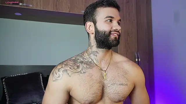 Snapshot of MarkHazze chatting on October 13, 2025, 8:32 pm MarkHazze online show from October 13, 2025, 8:32 pm