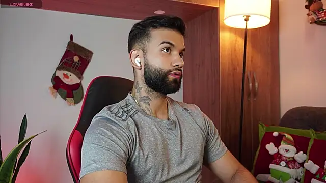 MarkHazze online show from November 29, 2025, 11:27 pm