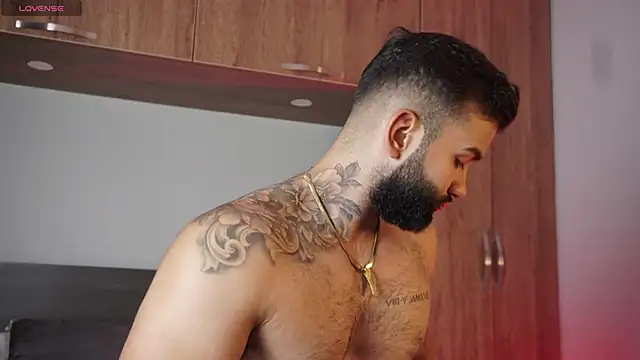 Snapshot of MarkHazze chatting on October 1, 2025, 1:00 am MarkHazze online show from October 1, 2025, 1:00 am