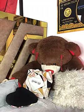 naatashamendozaa online show from April 1, 2026, 5:54 pm