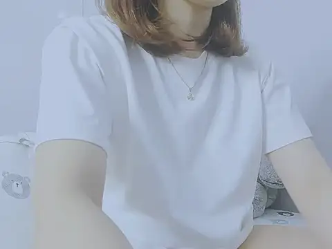 Snapshot of Linh_diudang chatting on September 18, 2025, 2:03 am Linh diudang online show from September 18, 2025, 2:03 am