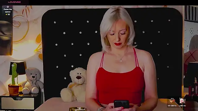 OliviaShaw23 online show from December 20, 2025, 8:55 pm