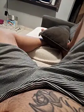 dredre1069 online show from April 9, 2026, 1:51 am