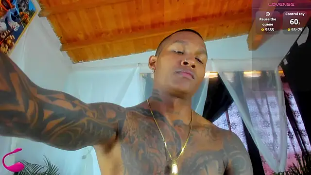 esteveen ortegas  online show from October 15, 2025, 5:43 pm