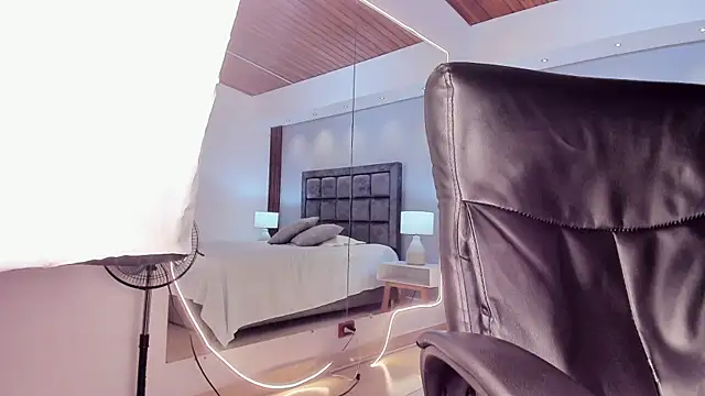 alicee smithh1 online show from December 27, 2024, 5:48 pm