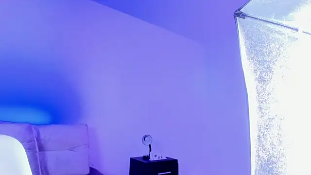 alicee smithh1 online show from September 26, 2025, 8:27 pm