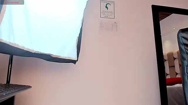 alicee smithh1 online show from December 18, 2024, 4:28 pm