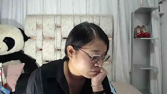 Snapshot of KEYRA-MILLER- chatting on February 28, 2026, 2:11 am KEYRA-MILLER- online show from February 28, 2026, 2:11 am