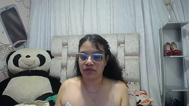 Snapshot of KEYRA-MILLER- chatting on February 6, 2026, 1:56 am KEYRA-MILLER- online show from February 6, 2026, 1:56 am