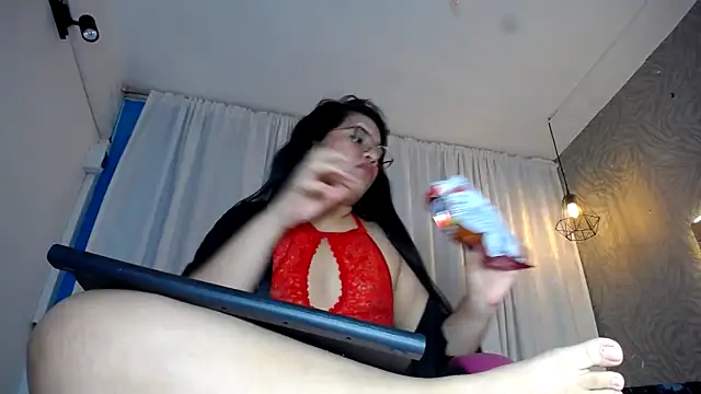 Snapshot of KEYRA-MILLER- chatting on February 14, 2025, 7:17 am KEYRA-MILLER- online show from February 14, 2025, 7:17 am