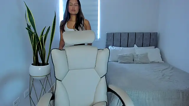 AndreaMartini online show from March 1, 2025, 6:43 pm