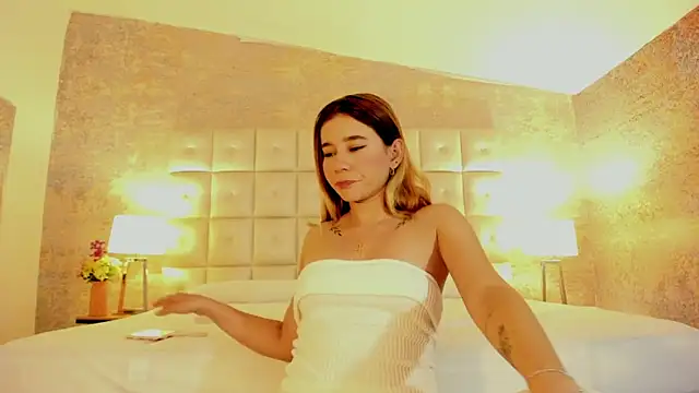 Lezy  online show from February 12, 2026, 7:35 pm