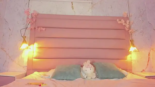 Lezy  online show from October 9, 2025, 7:36 pm