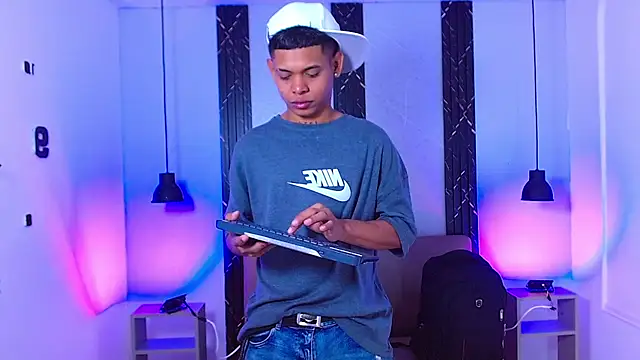 Damar fhelipe online show from September 23, 2025, 4:41 am