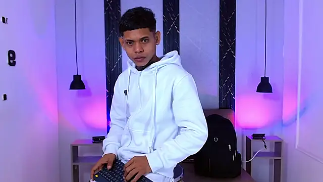 Damar fhelipe online show from October 23, 2025, 3:27 am