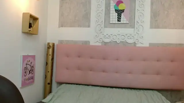 Cloeandtyfanny online show from March 7, 2025, 8:34 am