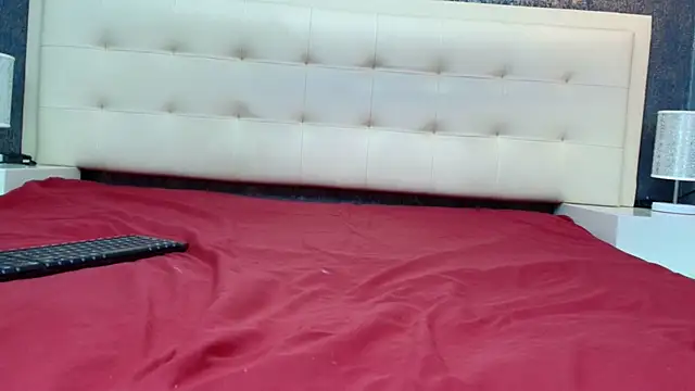 Cloeandtyfanny online show from March 26, 2026, 7:56 pm