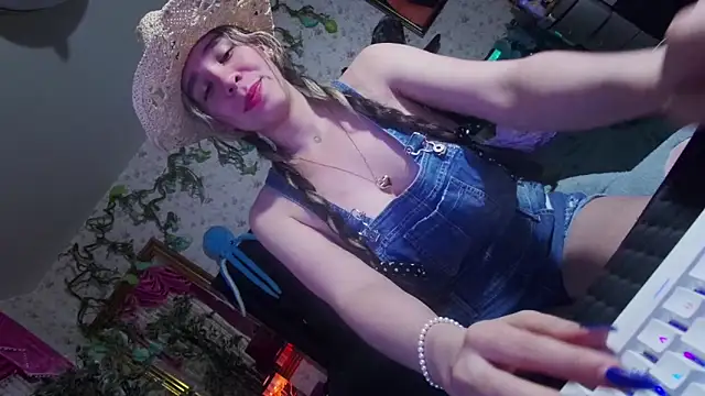 Elizabeth77  online show from October 26, 2025, 11:10 am