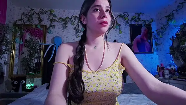 Snapshot of Elizabeth77_ chatting on March 17, 2025, 10:27 am Elizabeth77 online show from March 17, 2025, 10:27 am