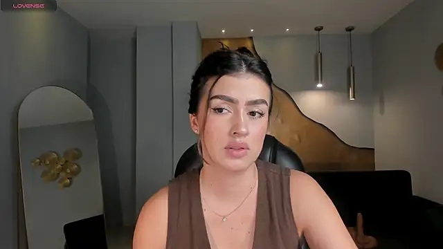 PaulinaSantos  online show from May 21, 2026, 6:27 pm