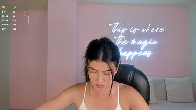 PaulinaSantos  online show from September 27, 2025, 7:31 pm