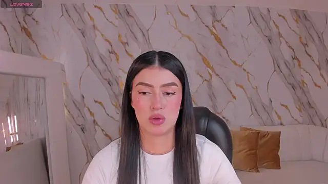 PaulinaSantos  online show from September 28, 2025, 5:09 pm