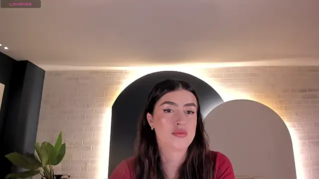 PaulinaSantos  online show from June 3, 2026, 7:07 pm