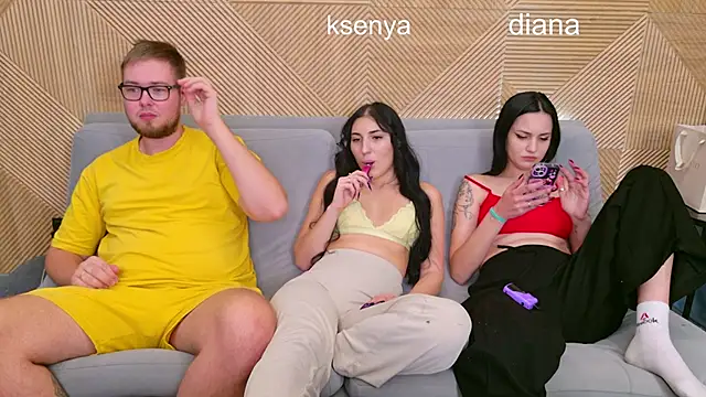 Ksenny online show from October 4, 2025, 3:02 pm