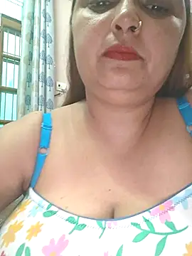 Snapshot of Dianaa9 chatting on October 6, 2025, 6:03 am Dianaa9 online show from October 6, 2025, 6:03 am