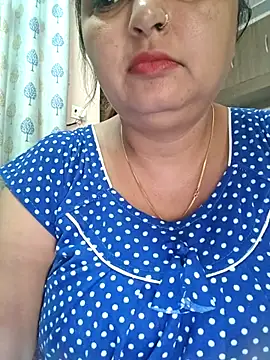 Snapshot of Dianaa9 chatting on October 2, 2025, 4:27 am Dianaa9 online show from October 2, 2025, 4:27 am