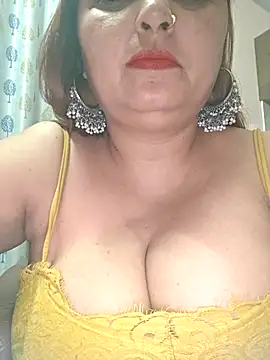 Snapshot of Dianaa9 chatting on October 6, 2025, 6:30 pm Dianaa9 online show from October 6, 2025, 6:30 pm