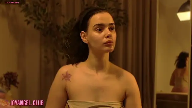 SophieCharm online show from March 13, 2026, 4:28 am