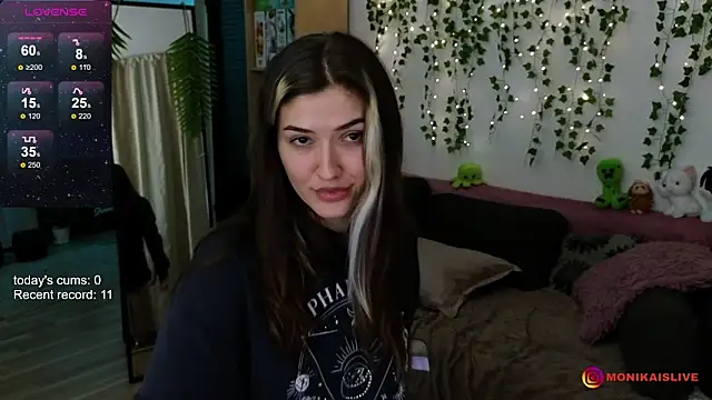 monikavenom online show from October 11, 2025, 2:12 am